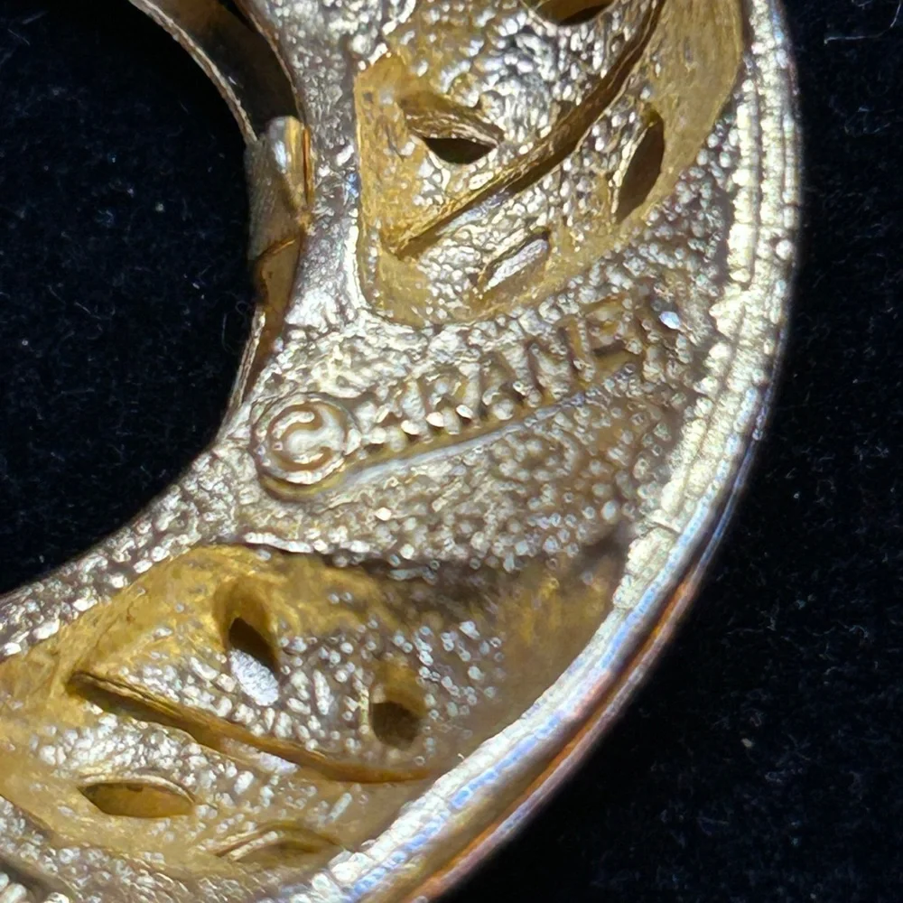 1960s Kramer spinner Day to Night gold tone broach!  Mint condition! Rare!